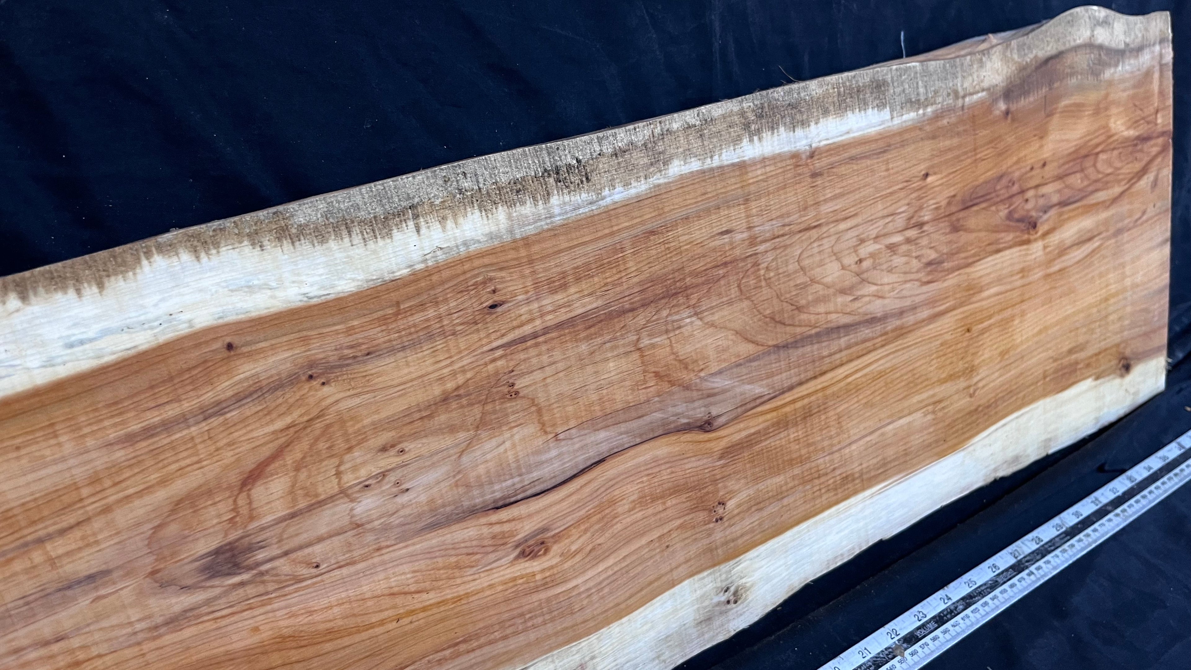Hardwood yew, slab, board 1070 L x 322 W x 46 D mm    (614)