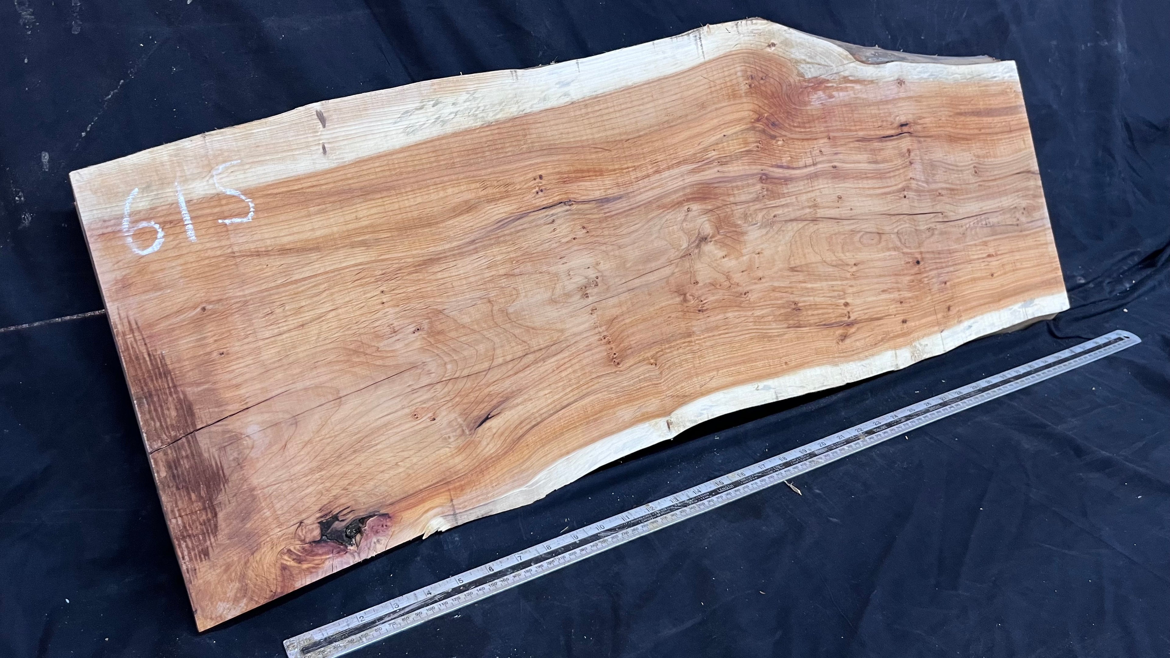 Hardwood yew, slab, board 1006 L x 388 W x 37 D mm    (615)