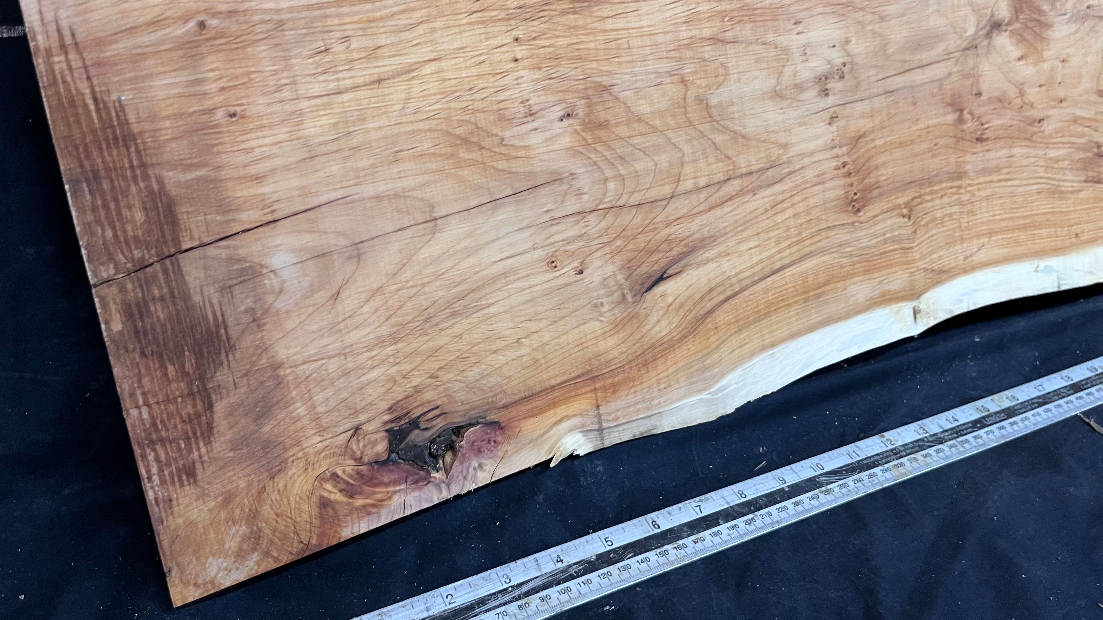 Hardwood yew, slab, board 1006 L x 388 W x 37 D mm    (615)