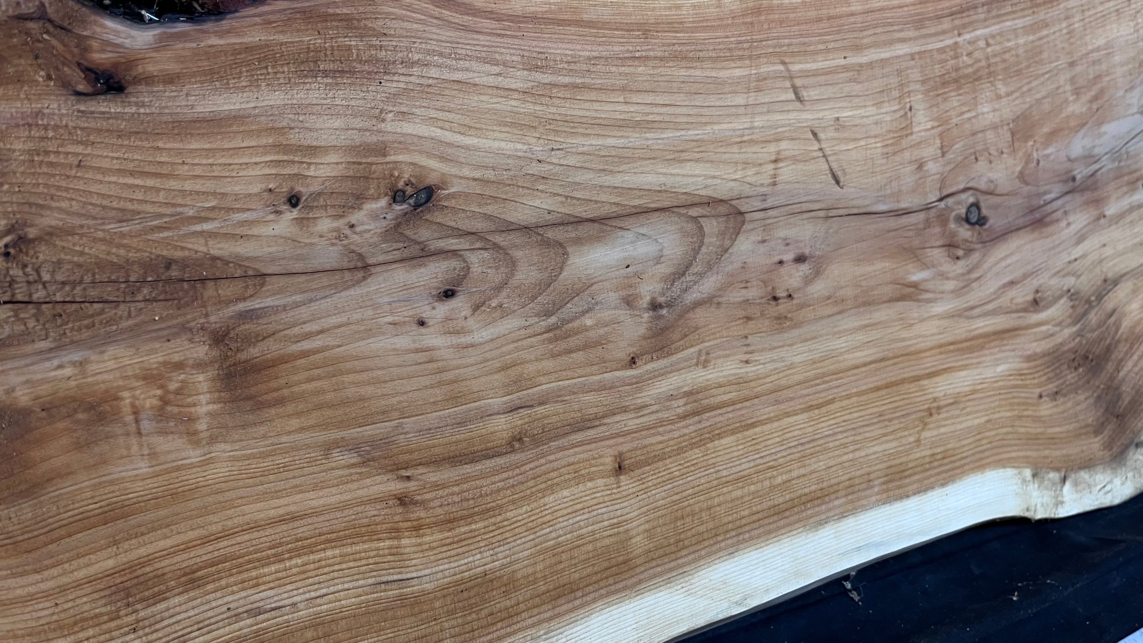 Hardwood yew, slab, board 1006 L x 388 W x 37 D mm    (615)