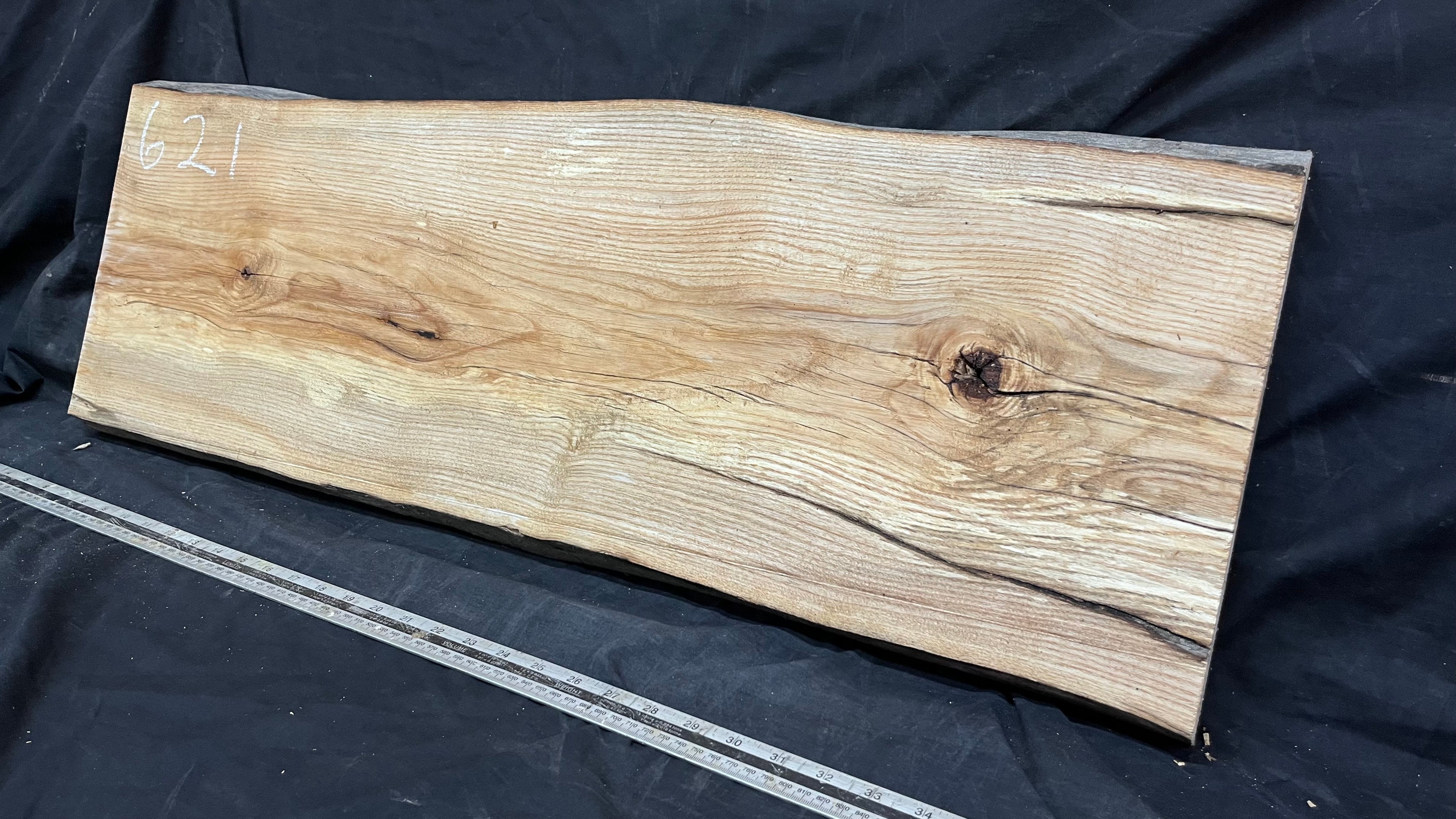 Ash shelving, boards, shelf's 884 L x 305 W x 33 D mm       (621)
