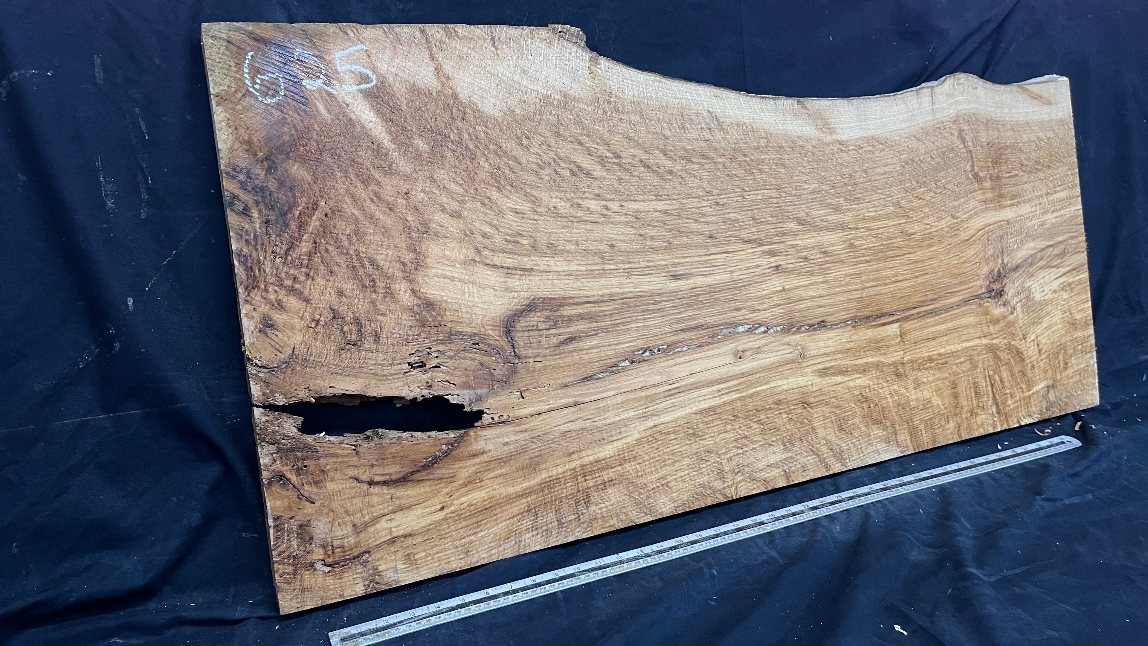 Brown oak, coffee table top,craft wood, shelf, 1181 L x 561 W x 31 D mm     (mt625)