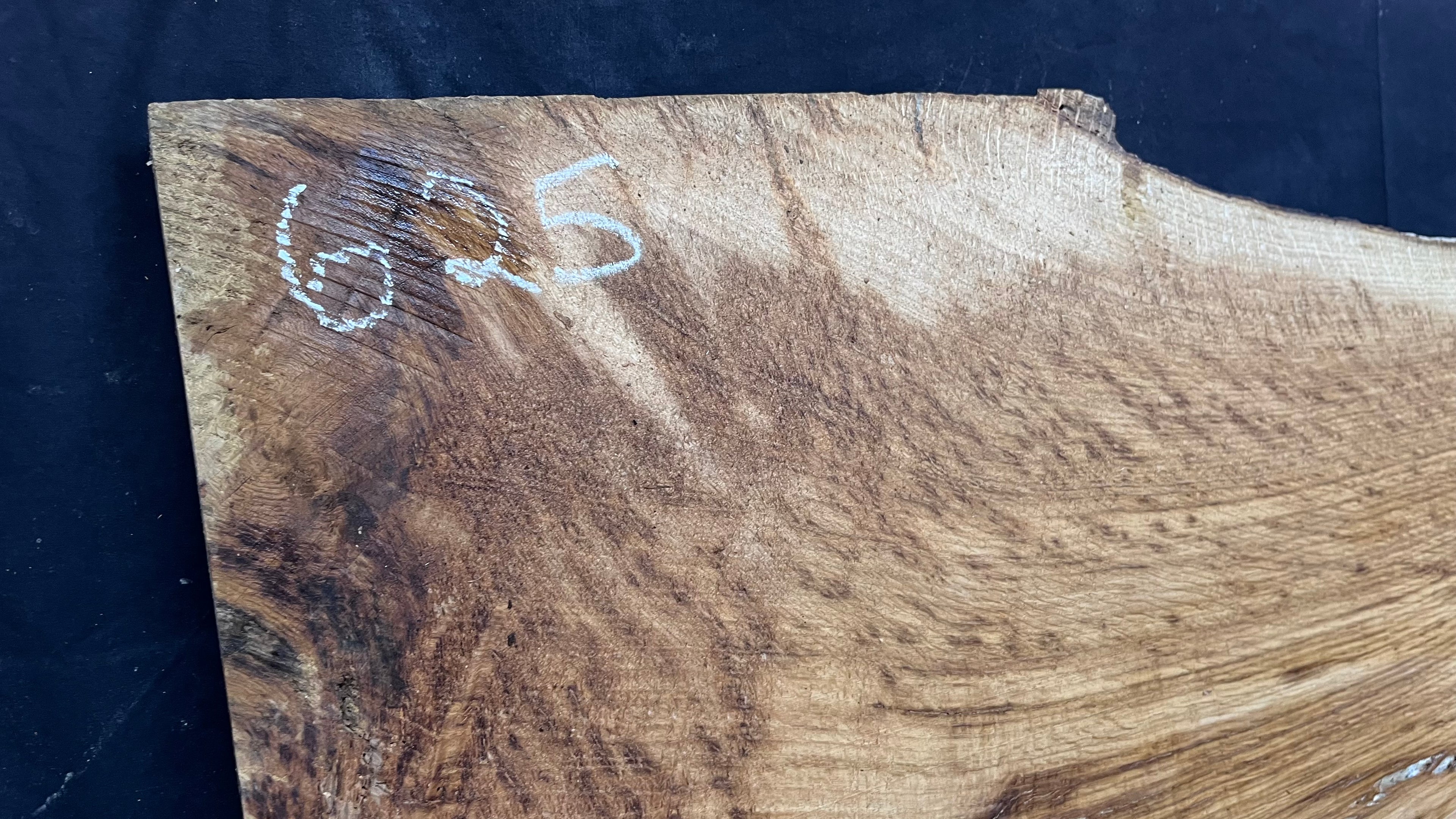 Brown oak, coffee table top,craft wood, shelf, 1181 L x 561 W x 31 D mm     (mt625)