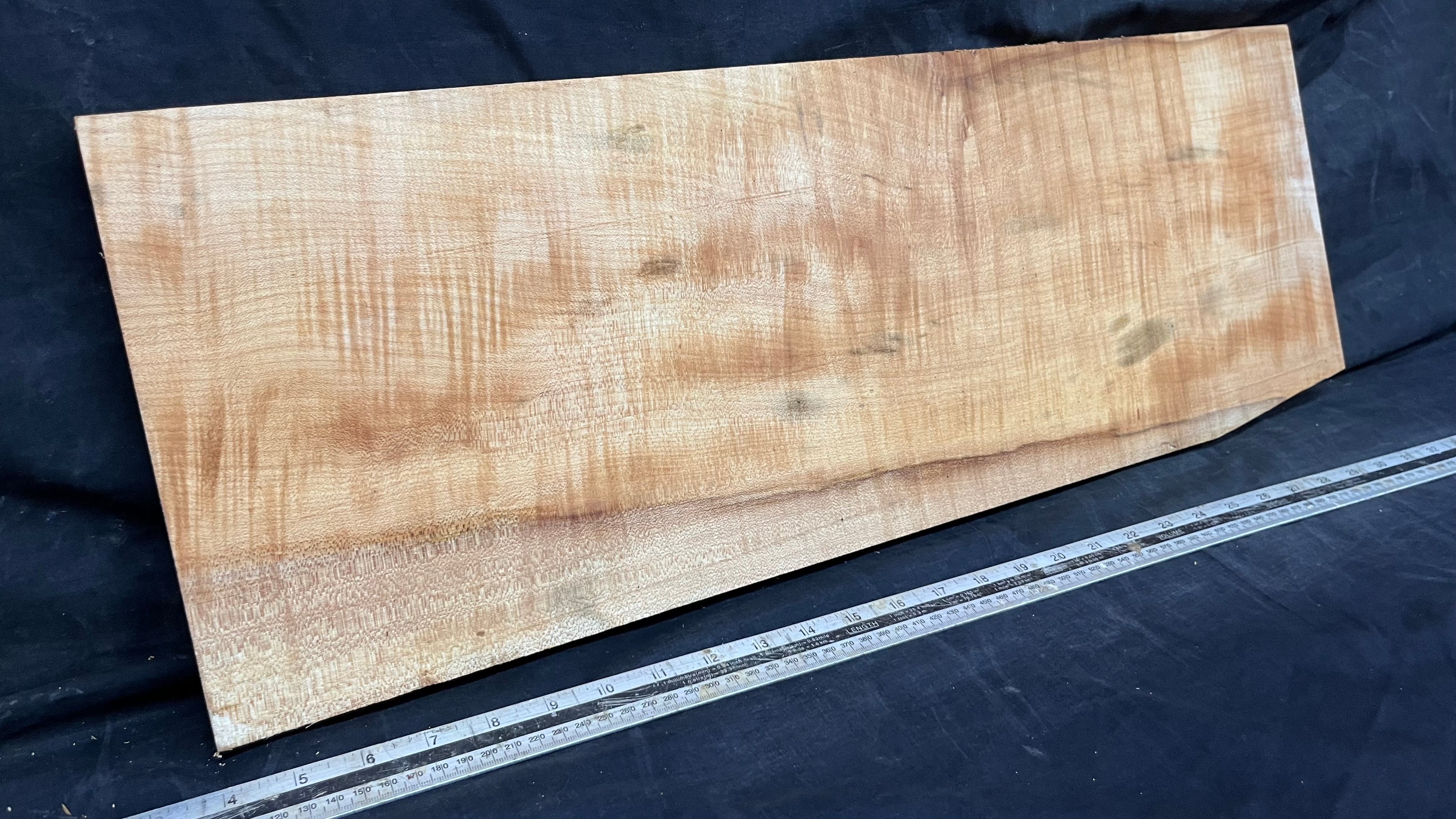 Rippled sycamore tone wood, guitar drop top 710 L x 250 W x 22 D (mm)    (627)
