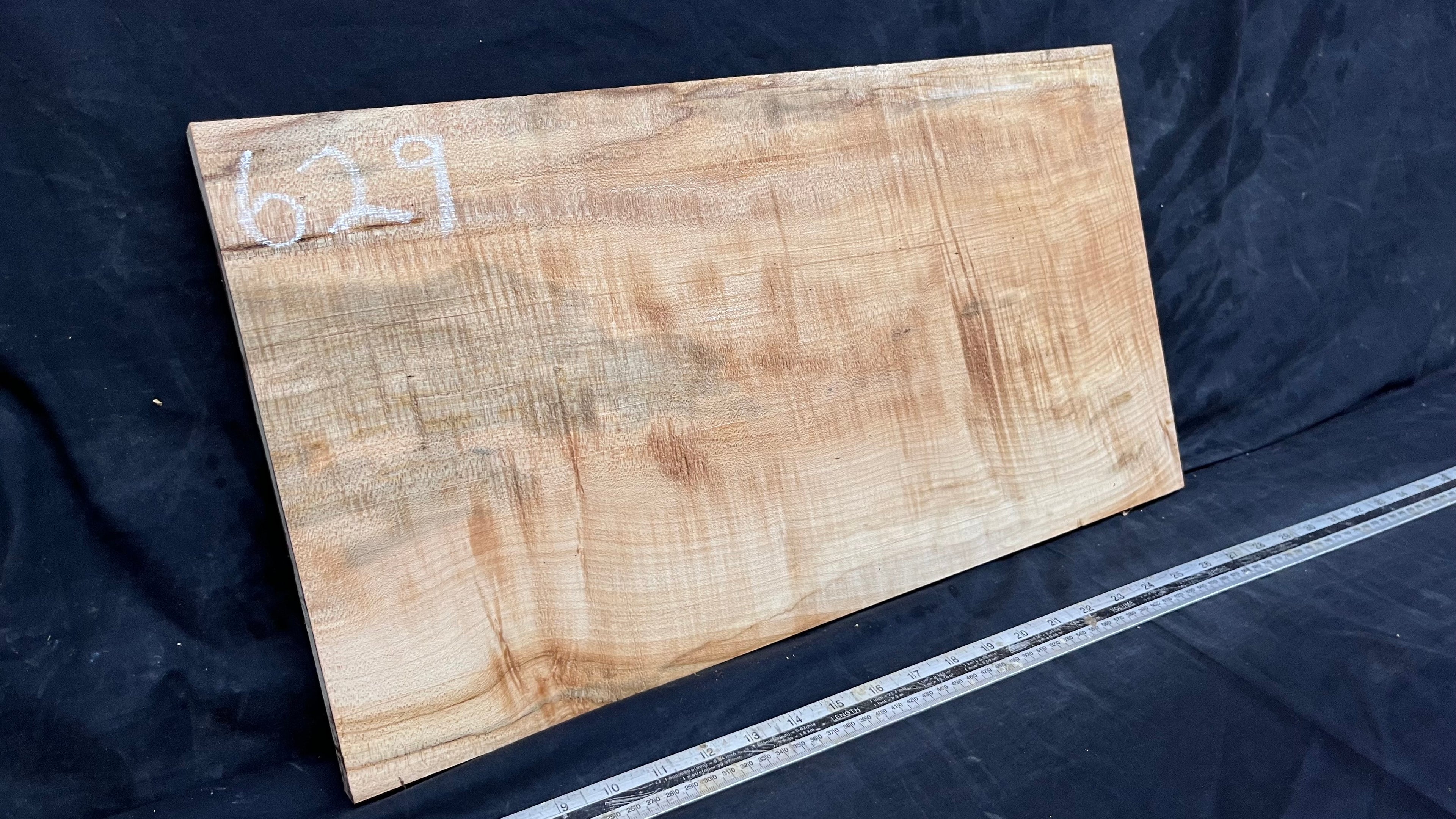 Rippled sycamore tone wood, guitar drop top 575 L x 306 W x 20 D mm     (629)
