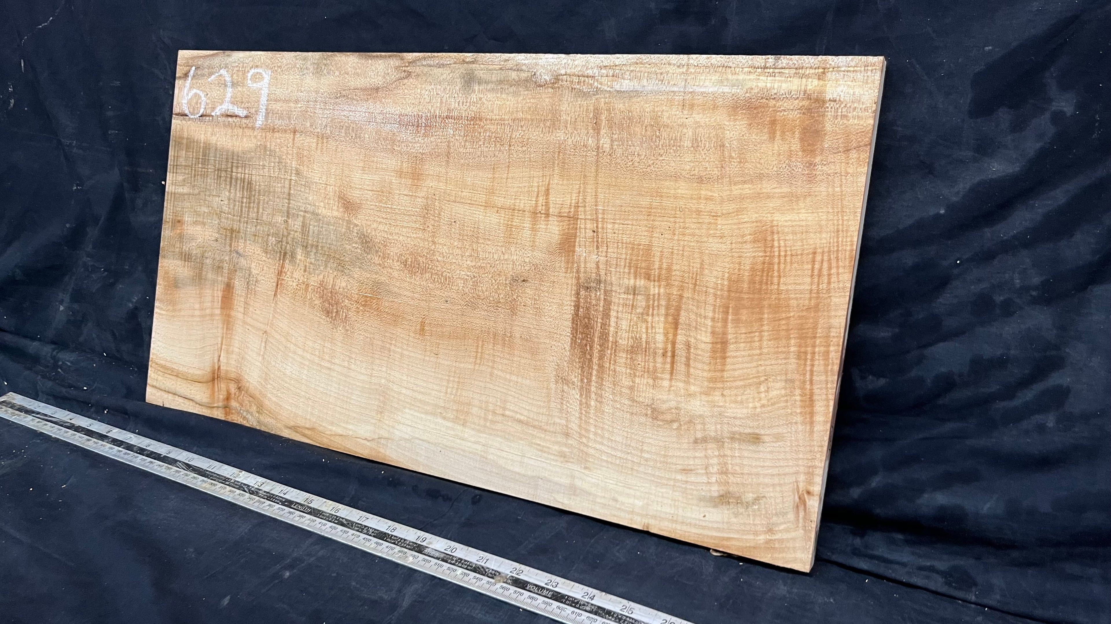 Rippled sycamore tone wood, guitar drop top 575 L x 306 W x 20 D mm     (629)