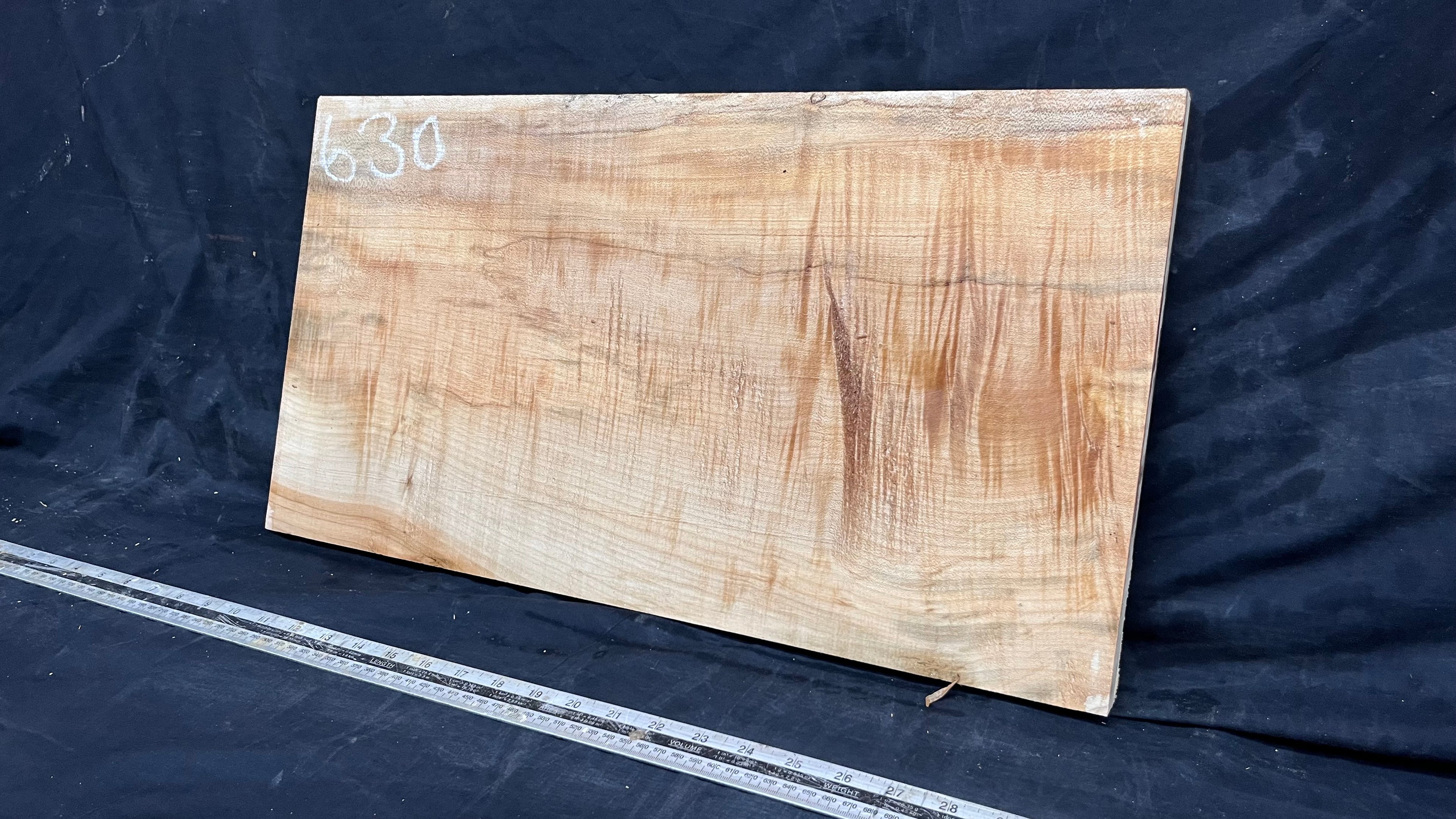 Rippled sycamore tone wood, guitar drop top 575 L x 306 W x 20 D mm     (630)
