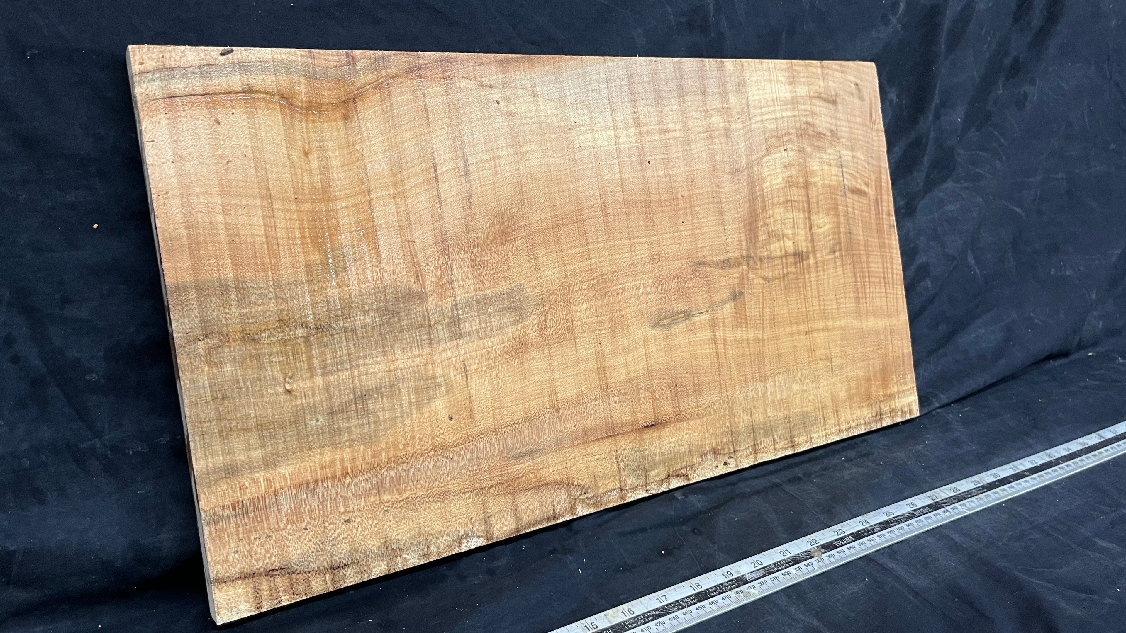 Rippled sycamore tone wood, guitar drop top 575 L x 306 W x 20 D mm     (630)