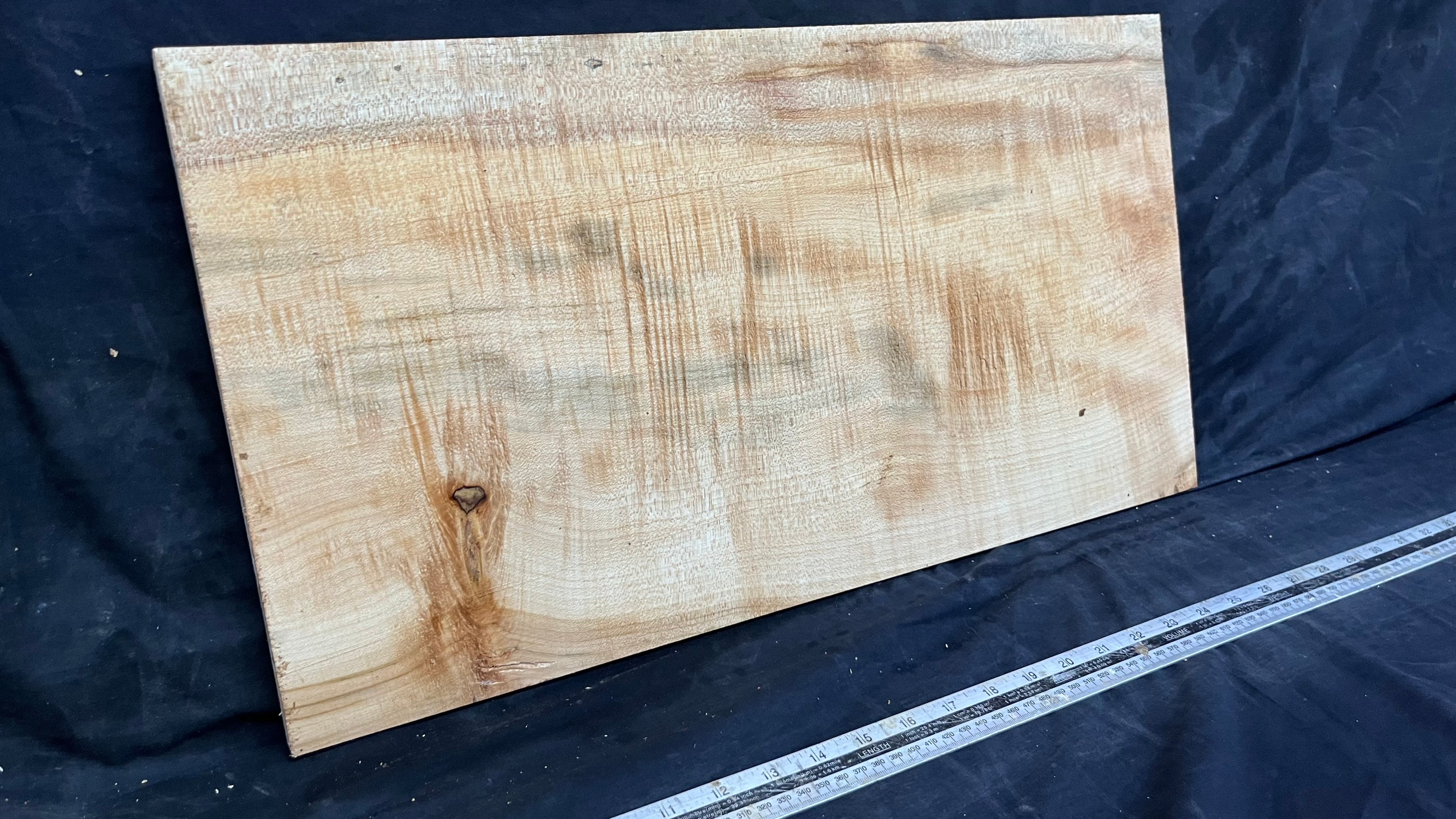 Rippled sycamore tone wood, guitar drop top 575 L x 306 W x 20 D mm     (631)