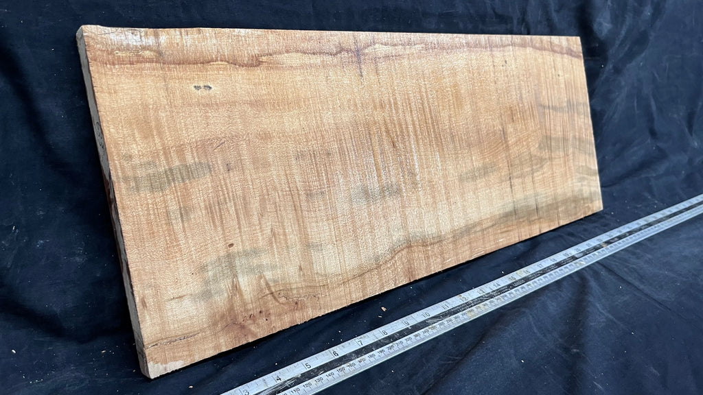 Rippled sycamore tone wood, guitar drop top 606 L x 231 W x 20 D mm     (633)