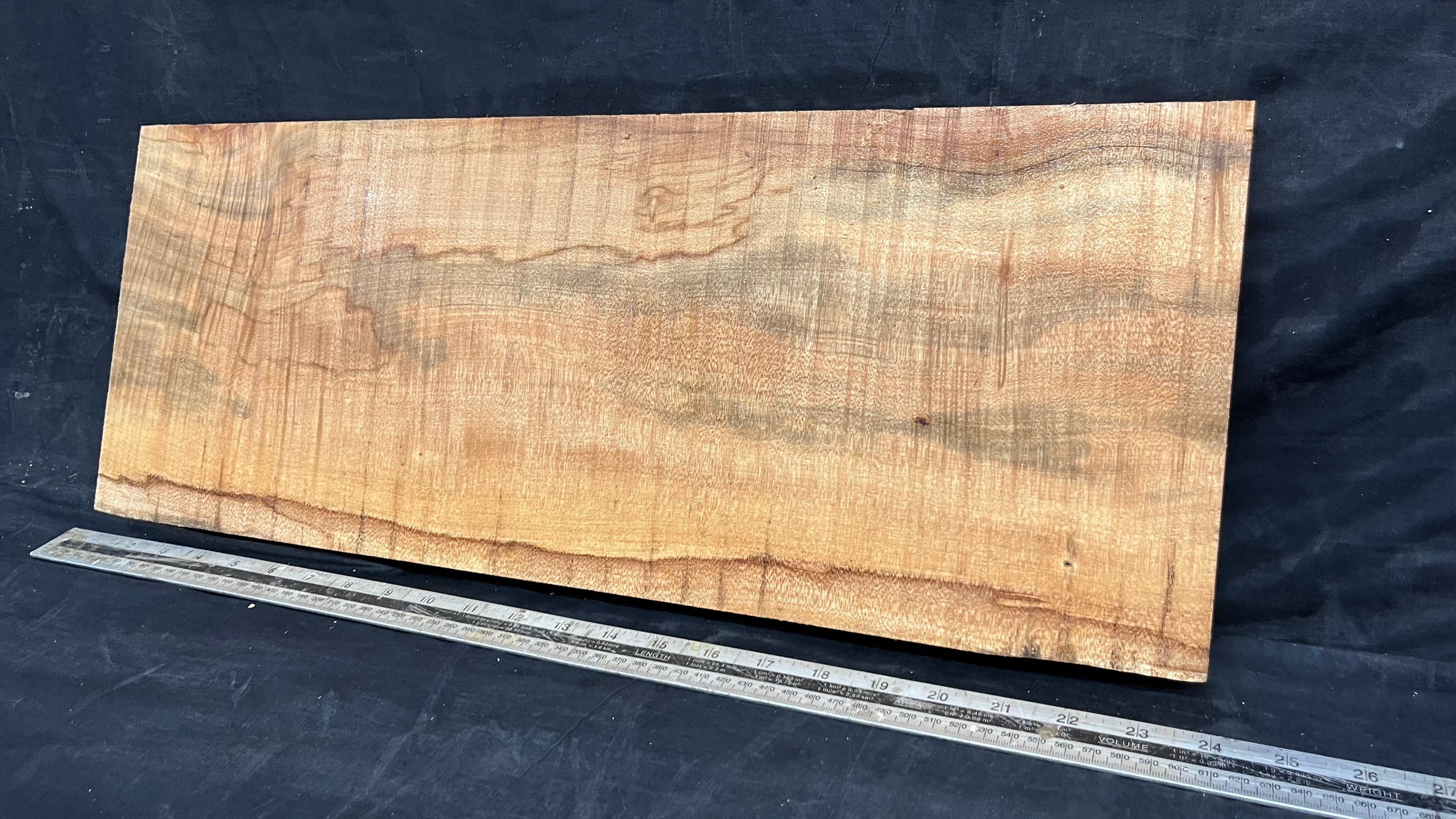 Rippled sycamore tone wood, guitar drop top 606 L x 231 W x 20 D mm     (634)