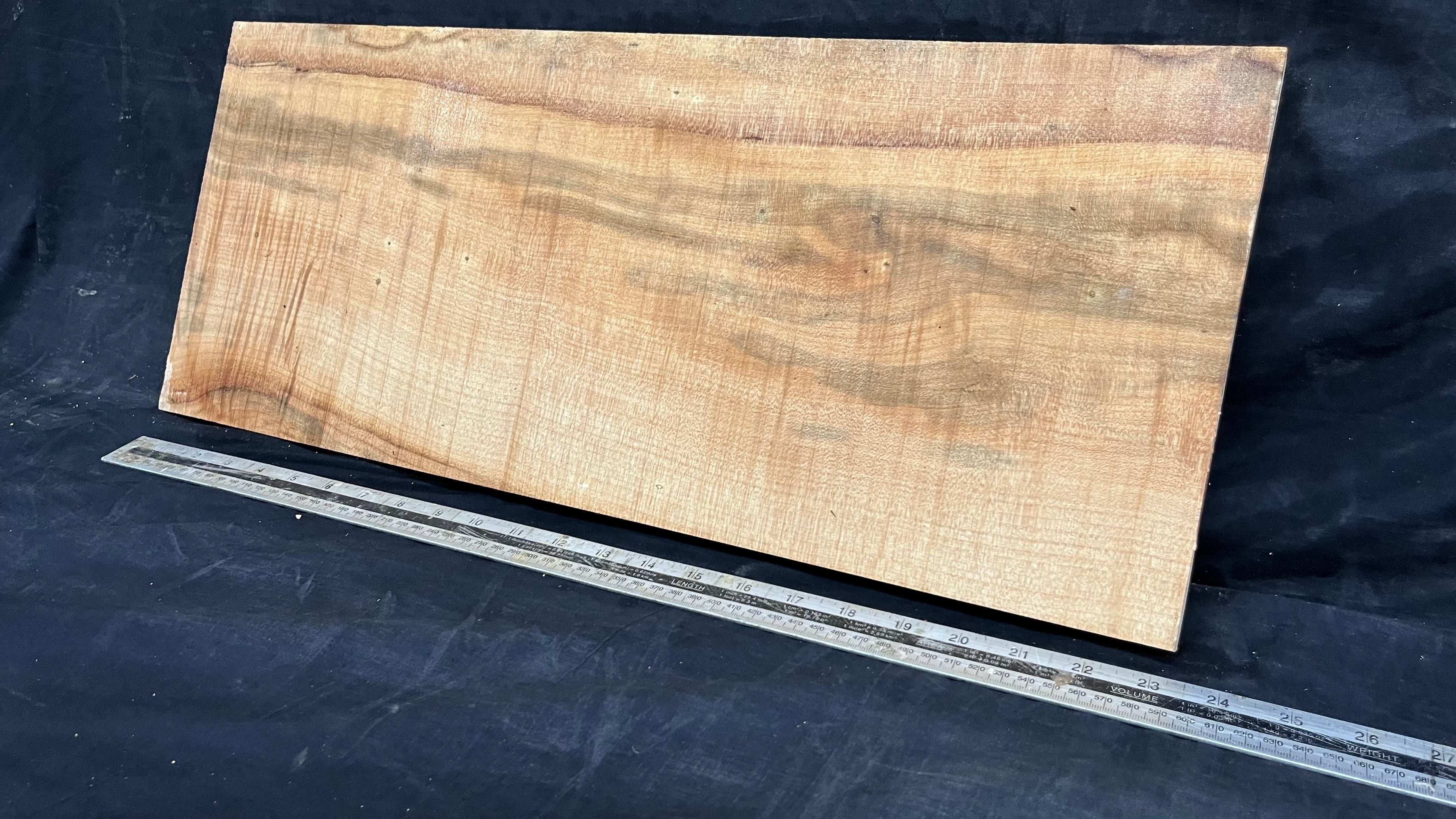 Rippled sycamore tone wood, guitar drop top 598 L x 247 W x 20 D mm     (636)