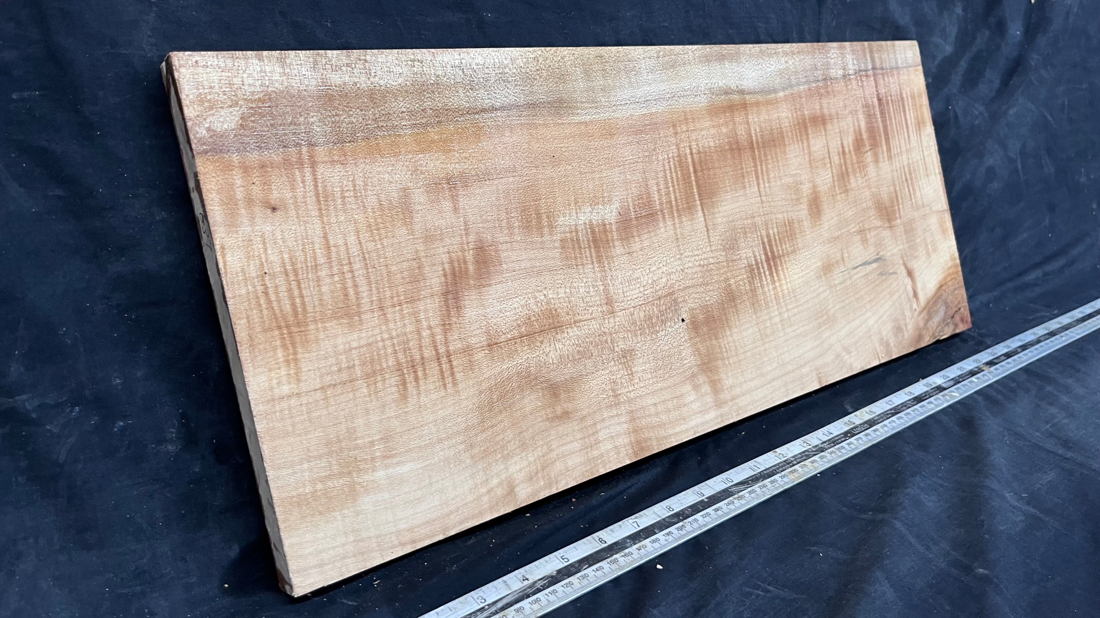 Rippled sycamore tone wood, guitar drop top 598 L x 247 W x 20 D mm     (637)