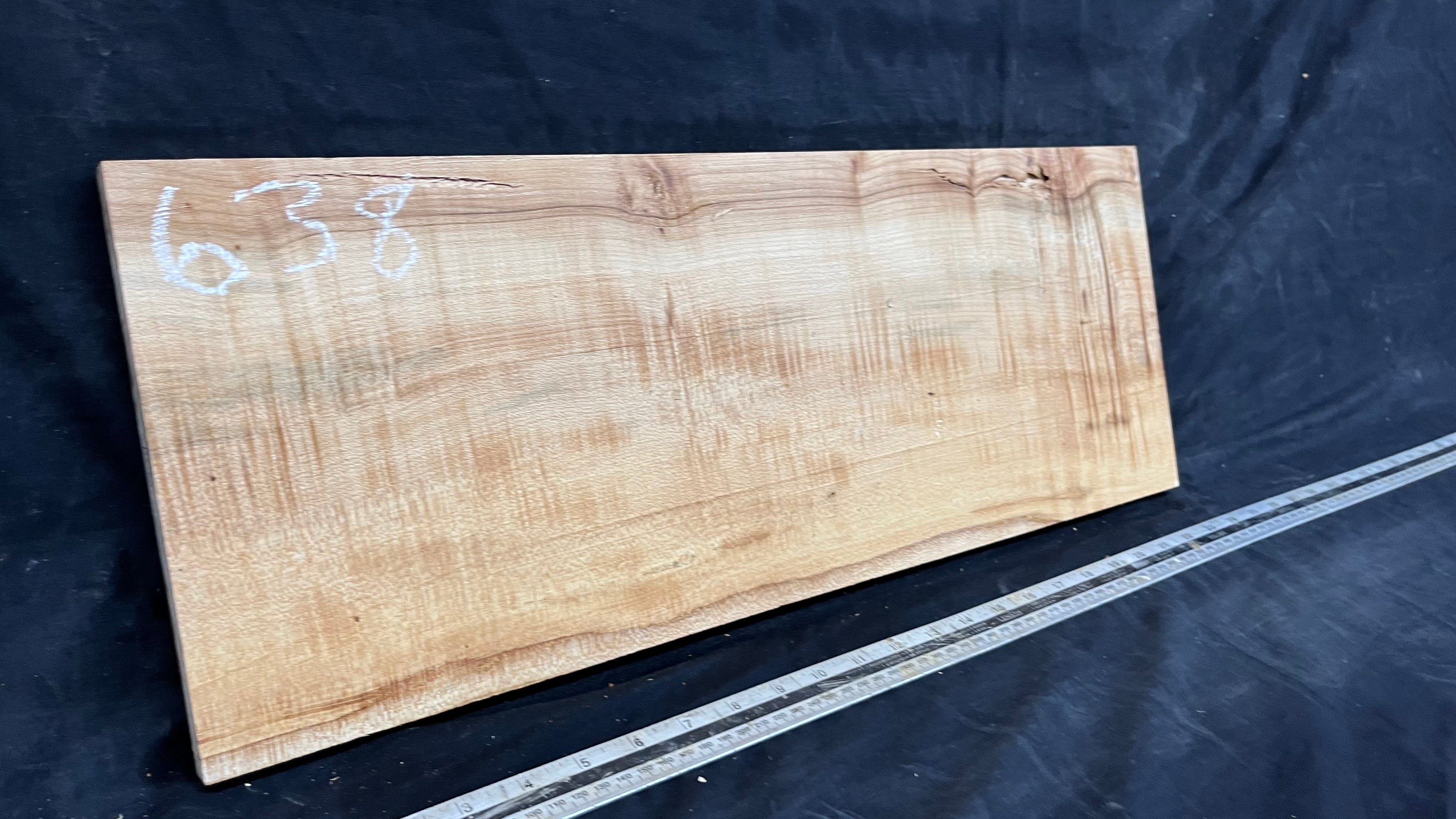 Rippled sycamore tone wood, guitar drop top 606 L x 230 W x 21 D mm     (638)
