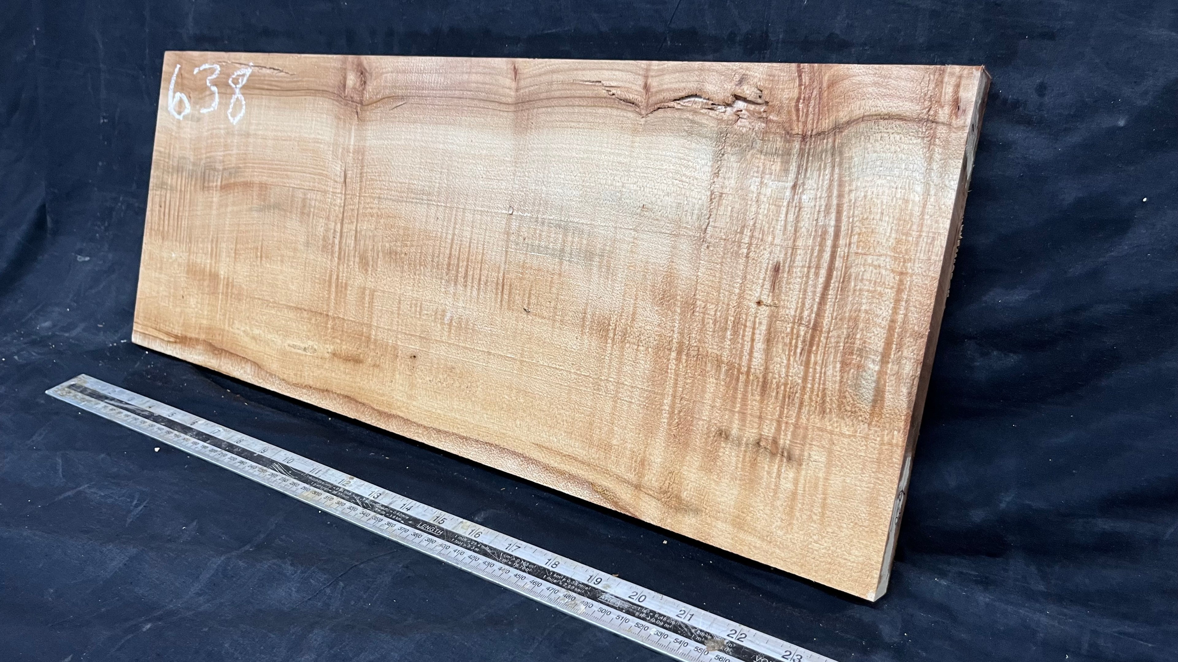 Rippled sycamore tone wood, guitar drop top 606 L x 230 W x 21 D mm     (638)