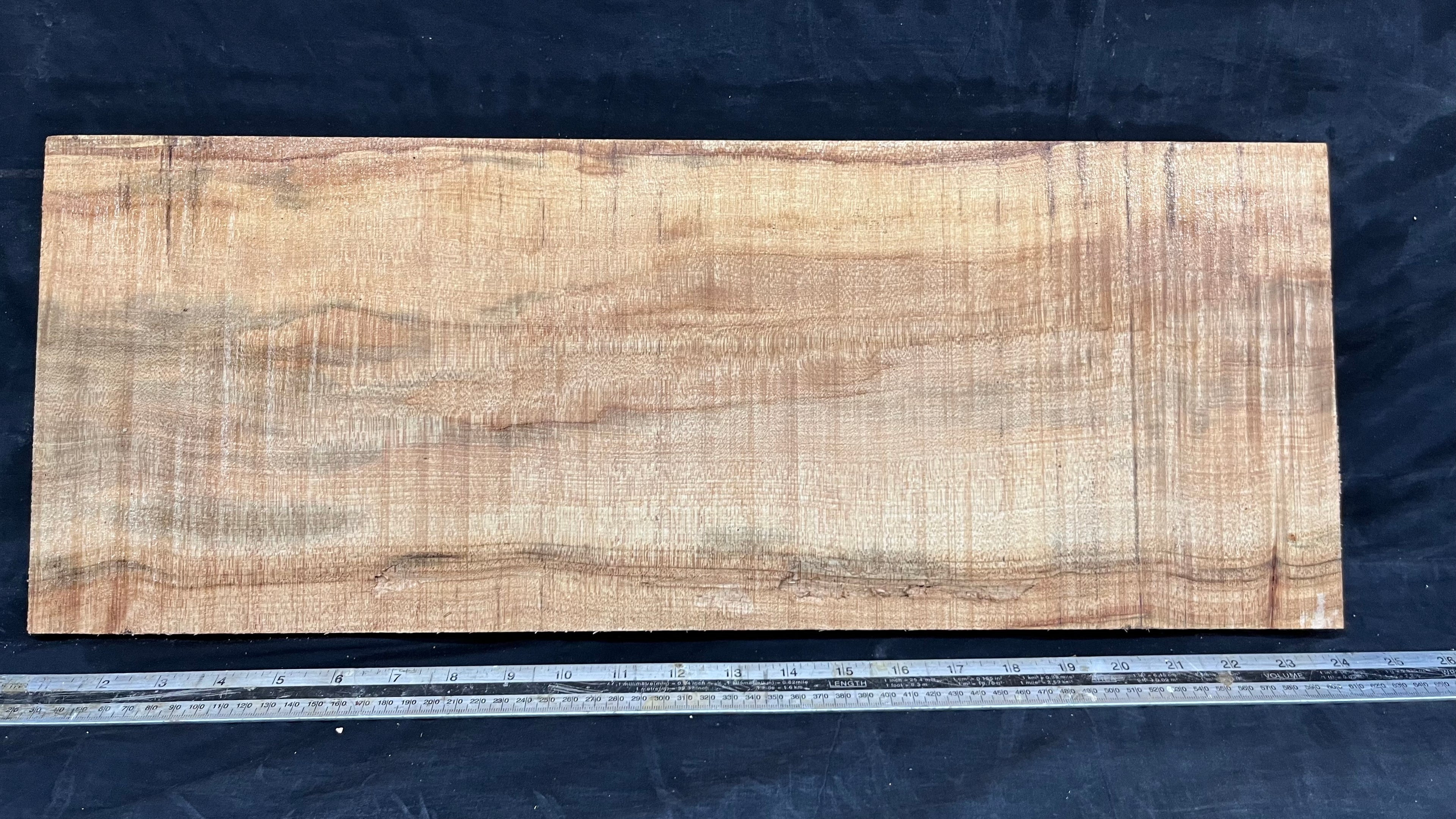 Rippled sycamore tone wood, guitar drop top 606 L x 230 W x 21 D mm     (638)