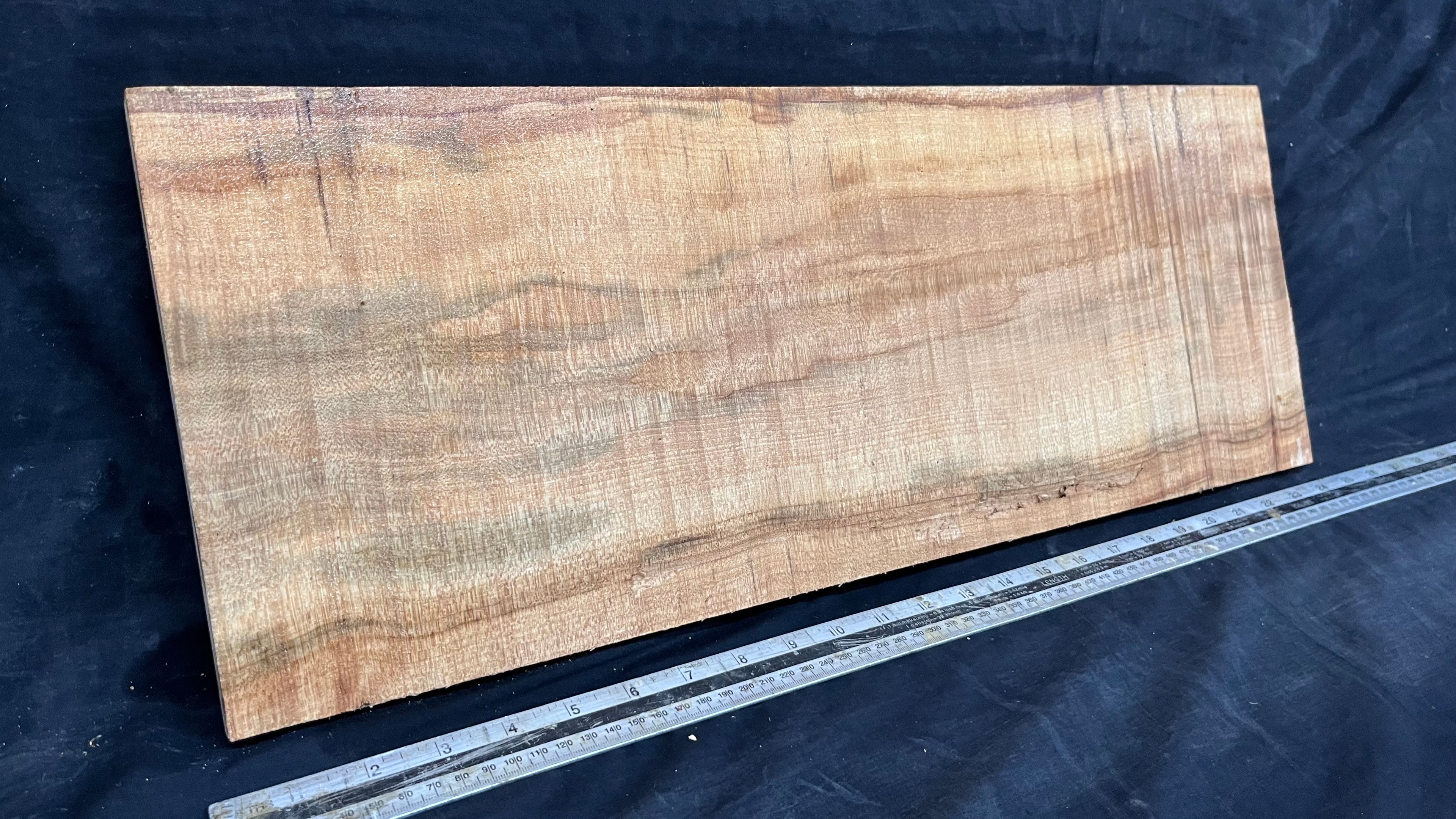 Rippled sycamore tone wood, guitar drop top 606 L x 230 W x 21 D mm     (638)