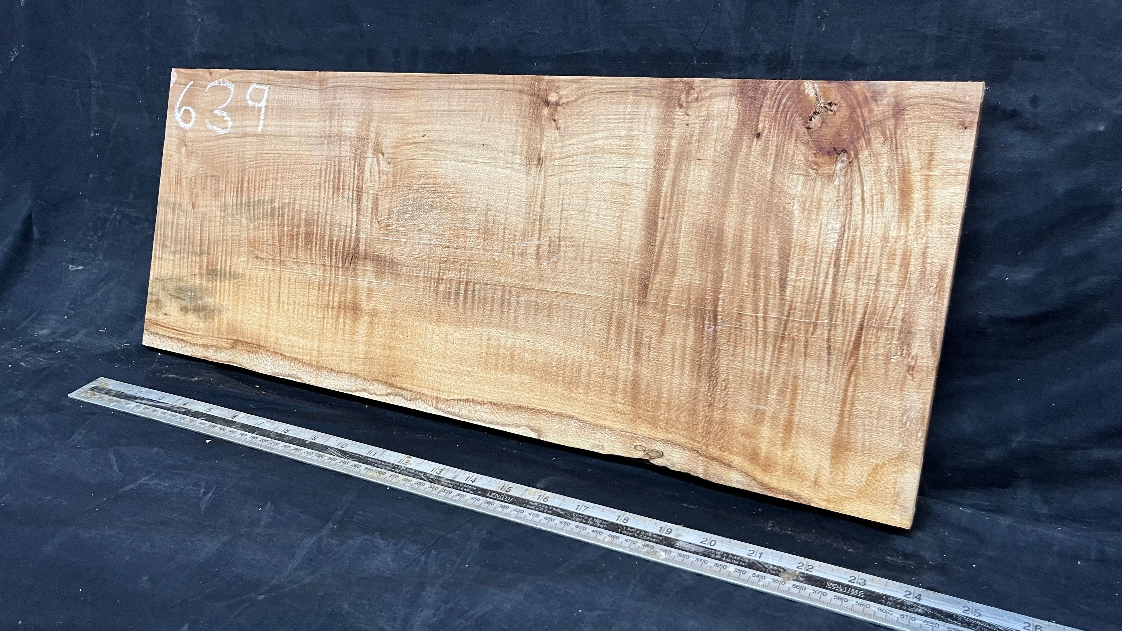 Rippled sycamore tone wood, guitar drop top 606 L x 230 W x 21 D mm     (639)