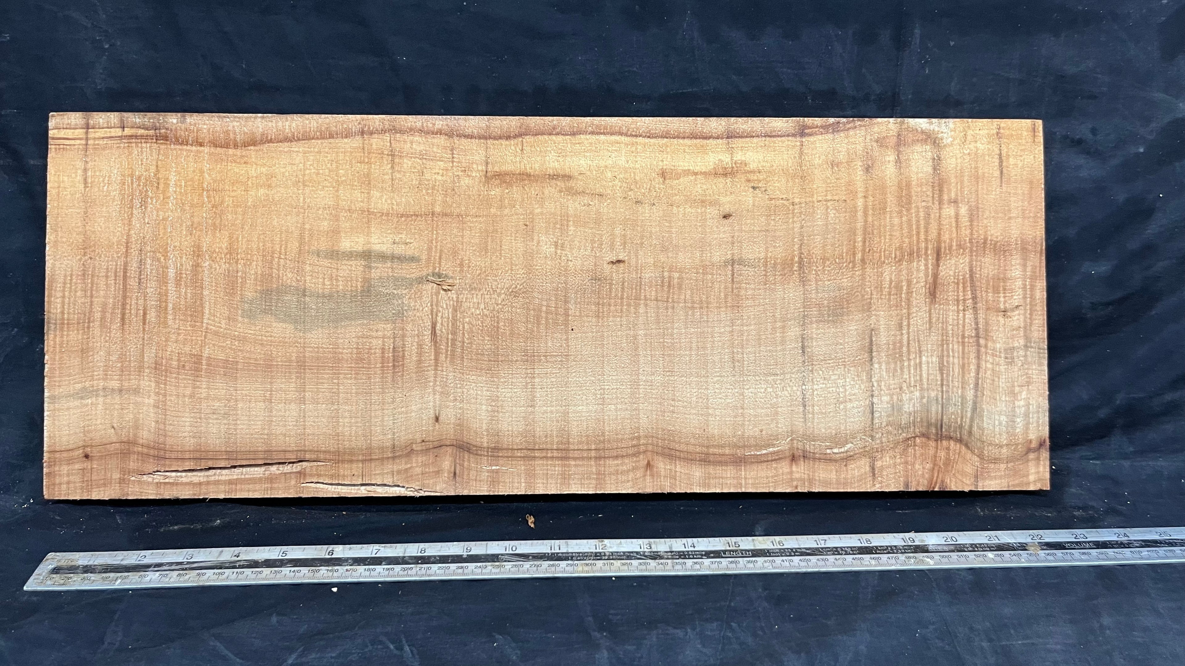 Rippled sycamore tone wood, guitar drop top 606 L x 230 W x 21 D mm     (639)