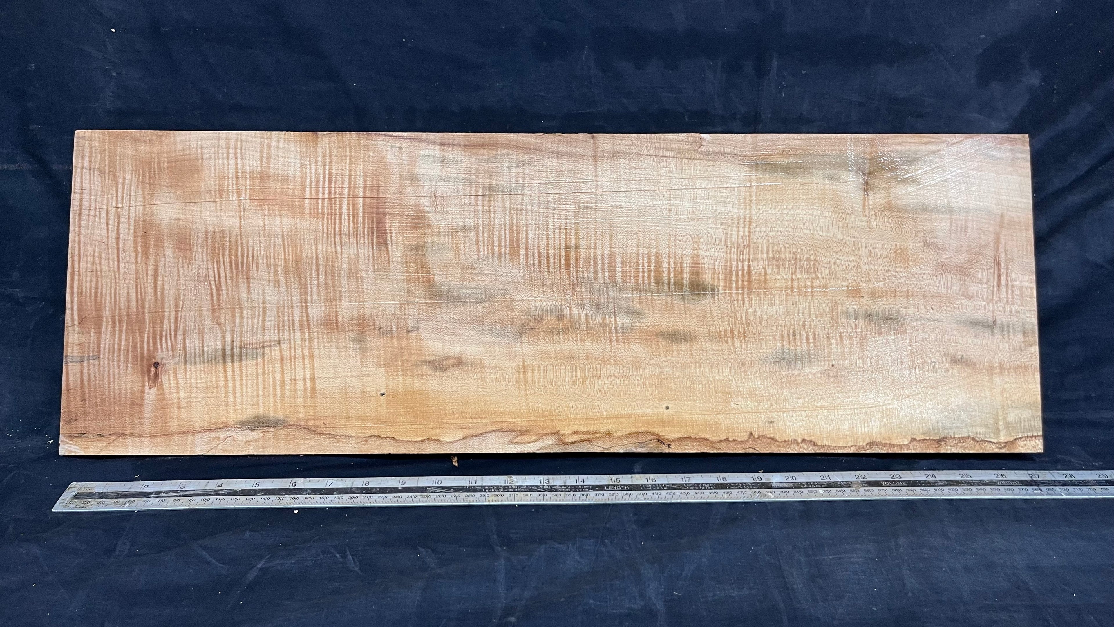 Rippled sycamore tone wood, guitar drop top 714 L x 237 W x 20 D mm     (640)