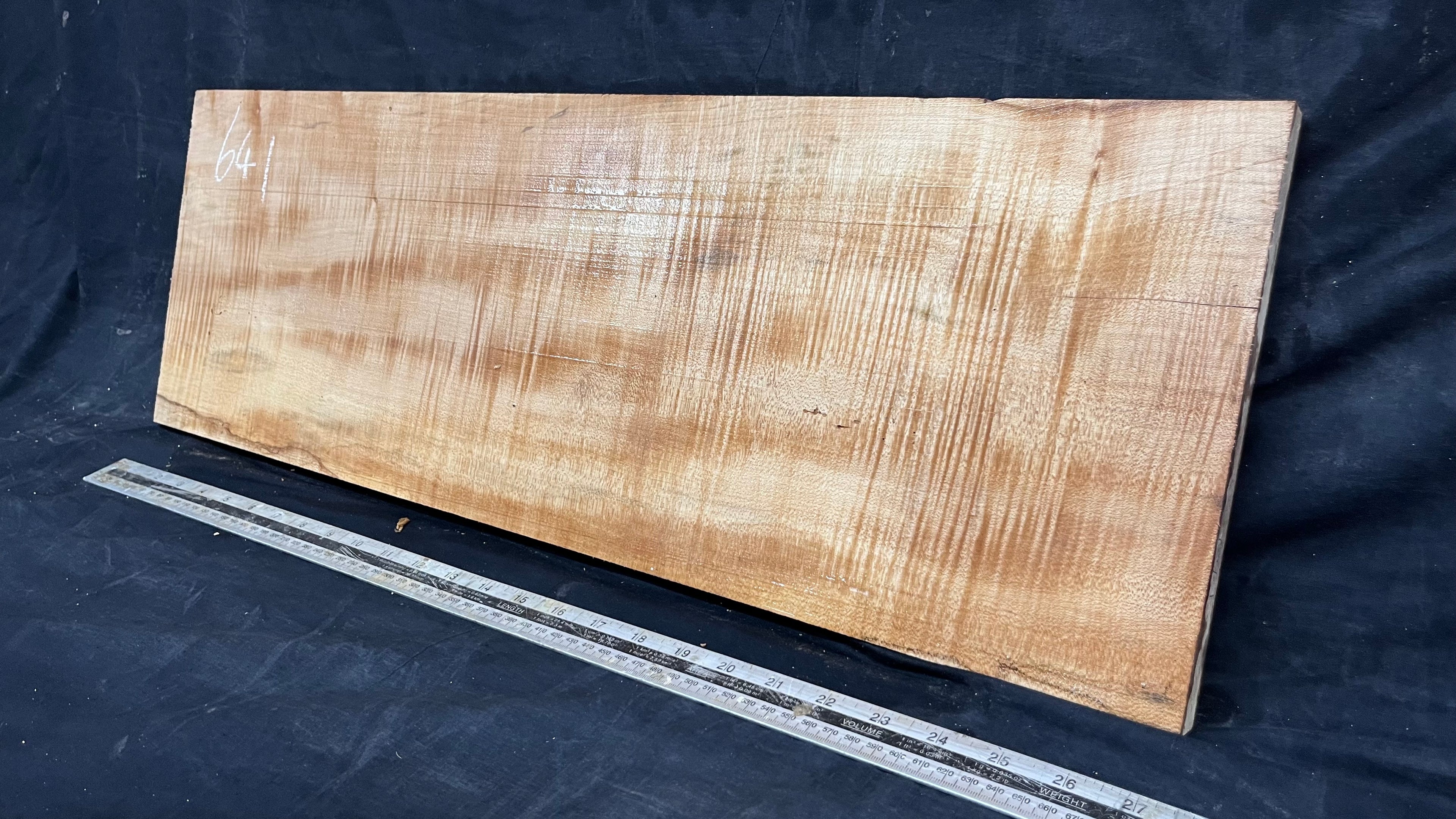 Rippled sycamore tone wood, guitar drop top 714 L x 237 W x 20 D mm     (641)