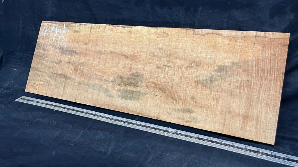 Rippled sycamore tone wood, guitar drop top 714 L x 237 W x 20 D mm     (641)