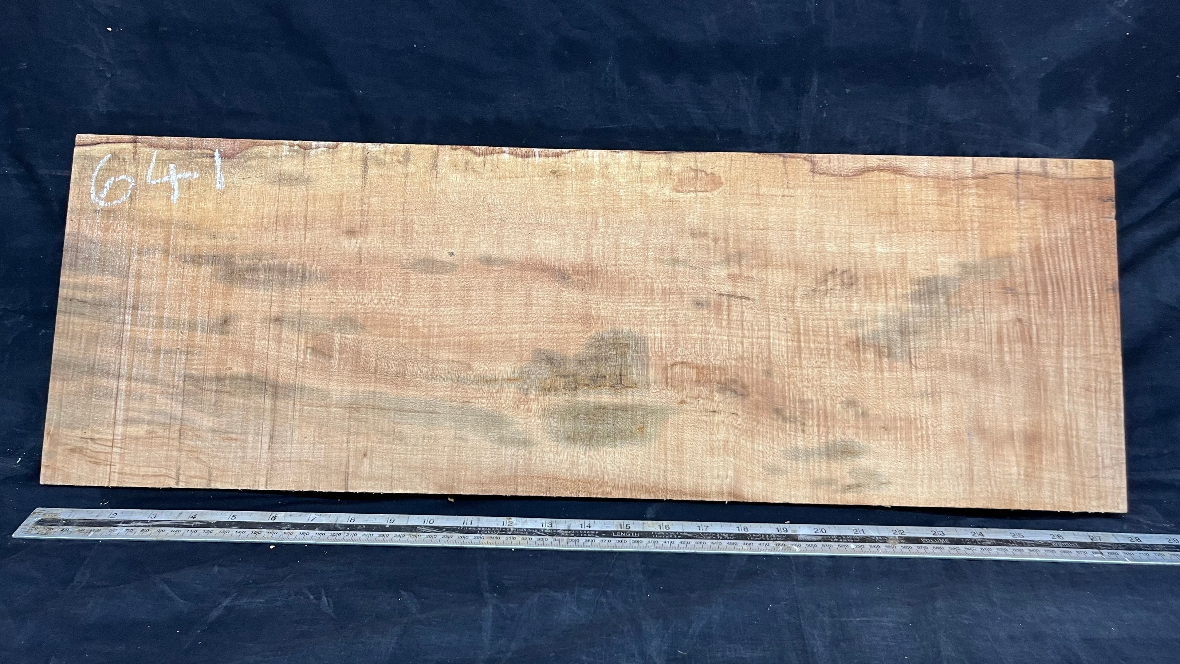 Rippled sycamore tone wood, guitar drop top 714 L x 237 W x 20 D mm     (641)