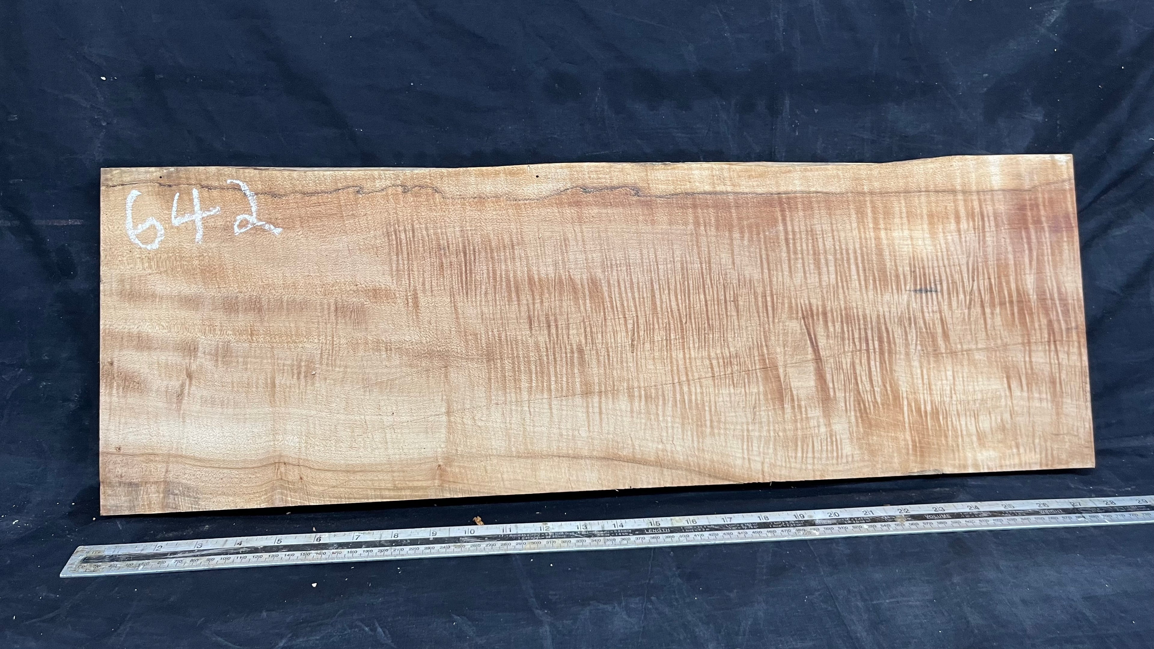 Rippled sycamore tone wood, guitar drop top 714 L x 237 W x 20 D mm     (642)