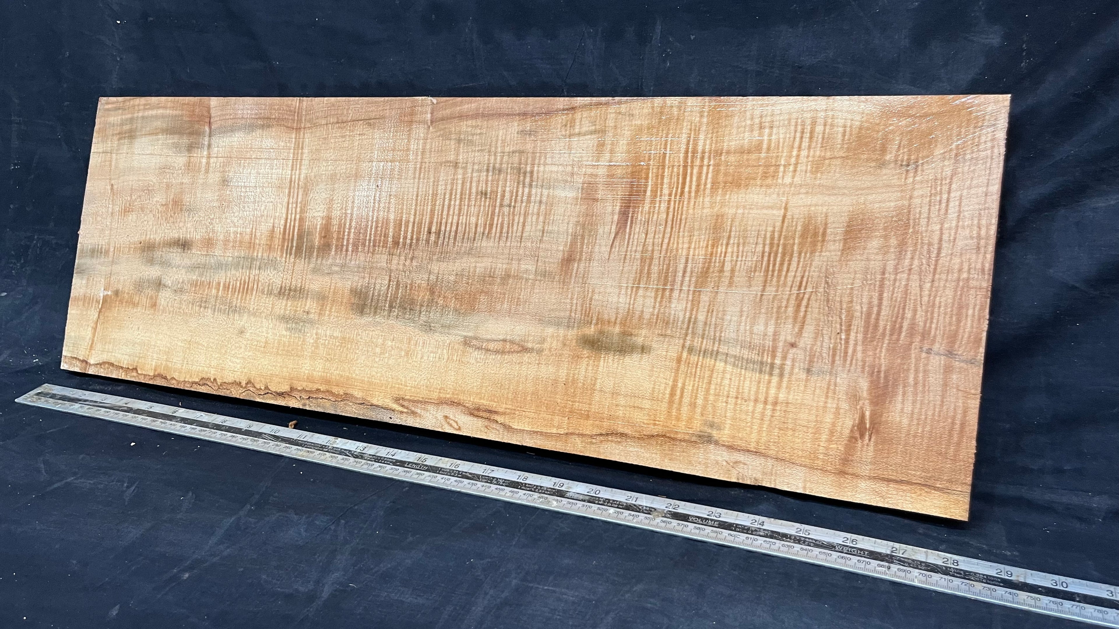 Rippled sycamore tone wood, guitar drop top 714 L x 237 W x 20 D mm     (642)