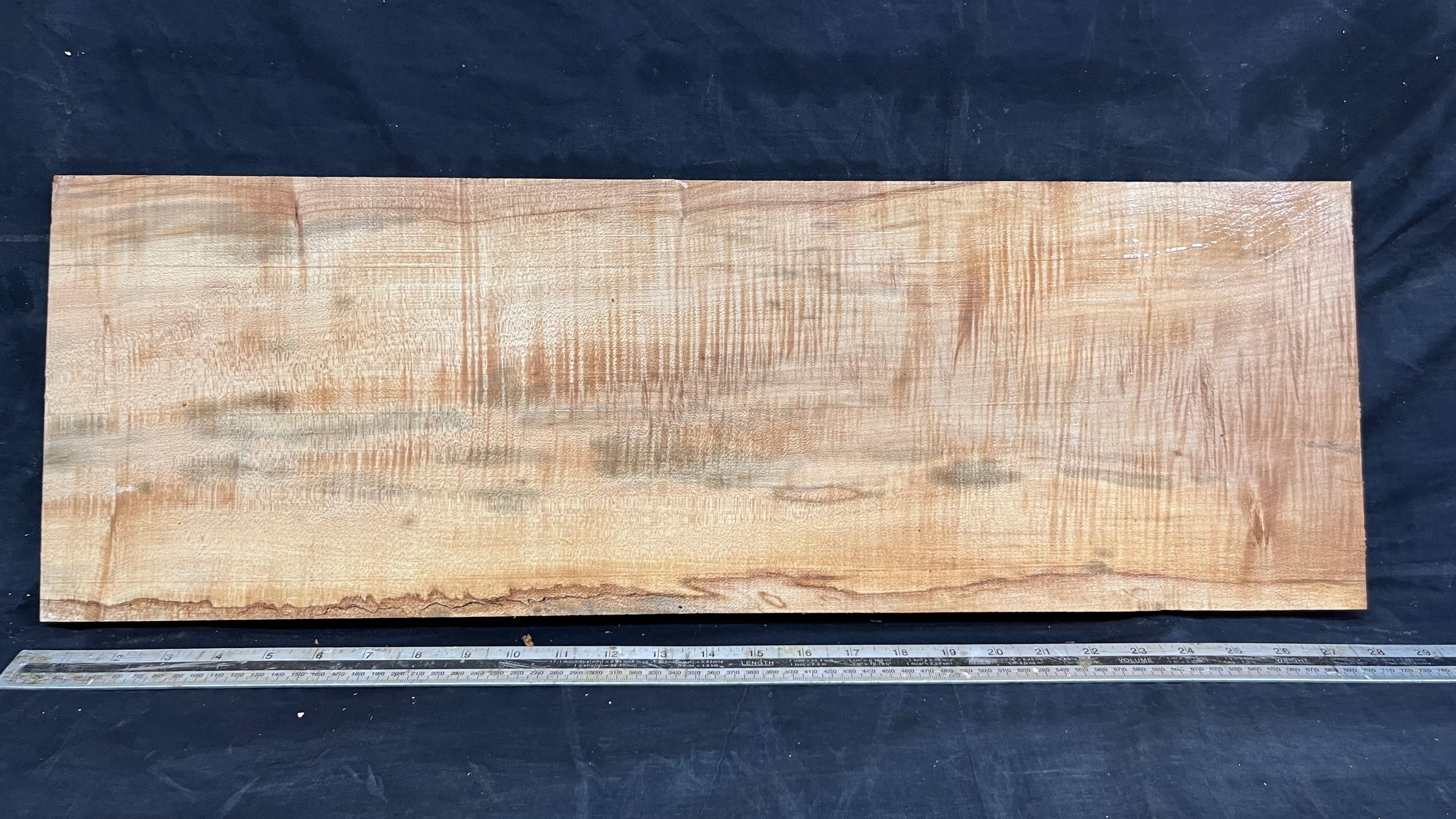 Rippled sycamore tone wood, guitar drop top 714 L x 237 W x 20 D mm     (642)