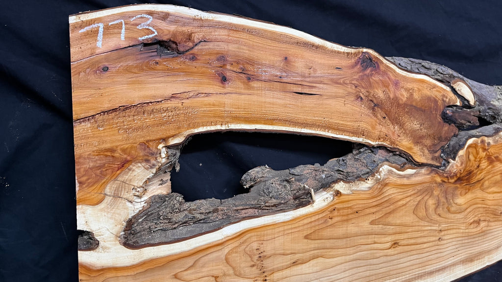 Coffee table top, yew, slab, board 1030 L x 448 W x 26 D mm    (773)