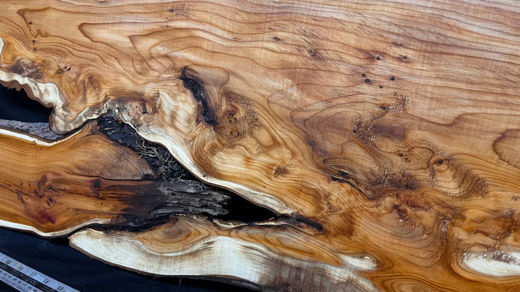 Coffee table top, yew, slab, board 1030 L x 448 W x 26 D mm    (773)