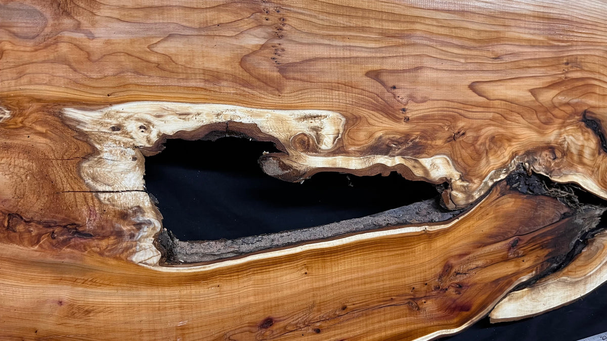 Coffee table top, yew, slab, board 1030 L x 448 W x 26 D mm    (773)