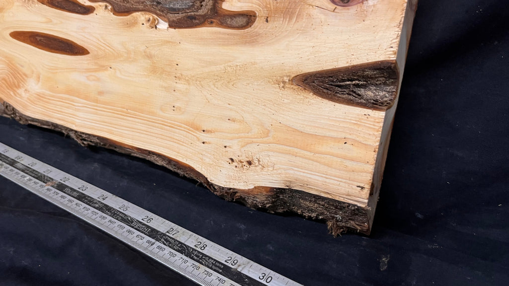 Yew, slab, shelf, mantle, board 818 L x 211 W x 28 D mm    (778)