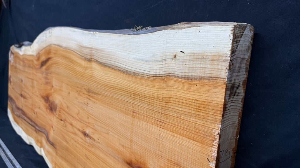 Coffee table top, pippy yew, slab, board 1092 L x 397 W x 43 D mm    (781)