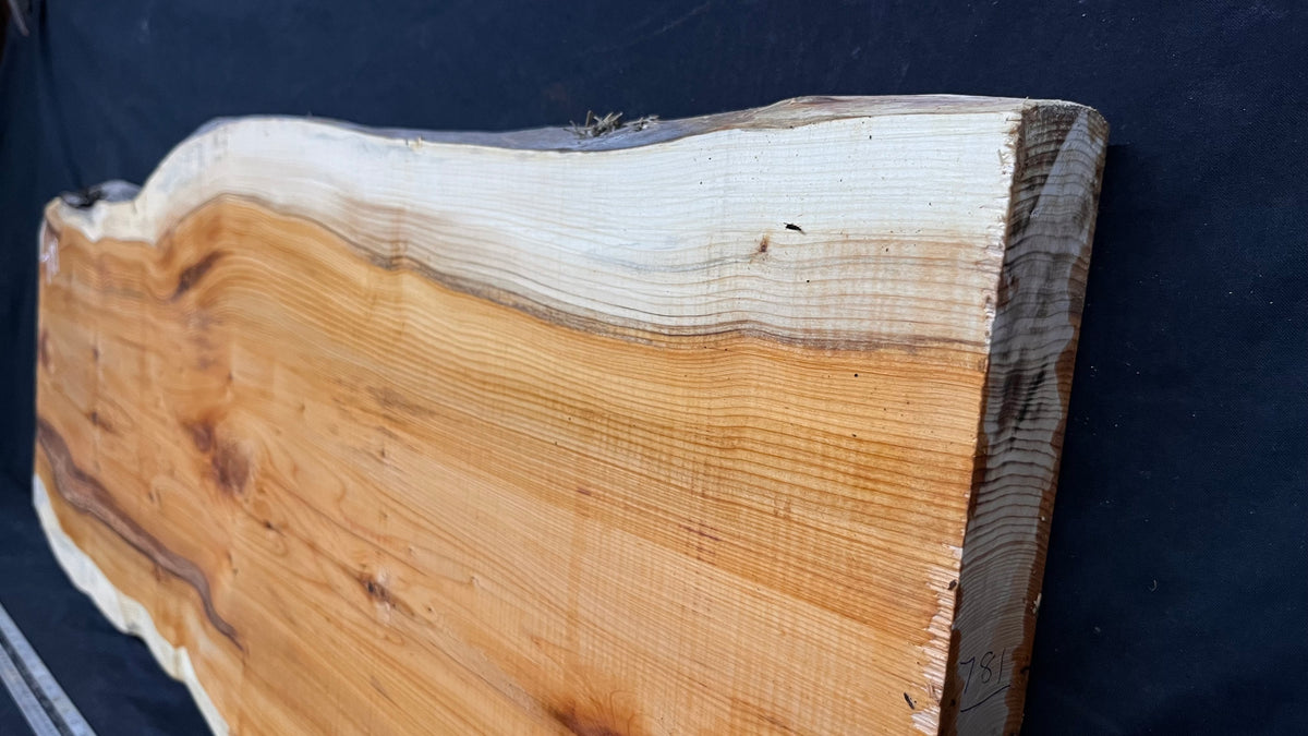 Coffee table top, pippy yew, slab, board 1092 L x 397 W x 43 D mm    (781)