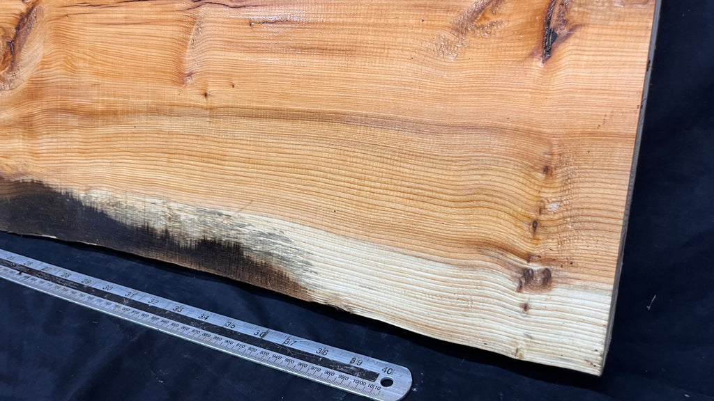 Coffee table top, pippy yew, slab, board 1092 L x 397 W x 43 D mm    (781)