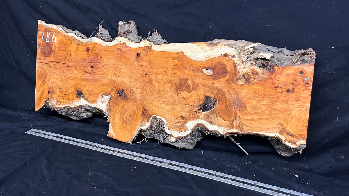 Coffee table top, yew, slab, board 908 L x 364 W x 46 D mm    (786)