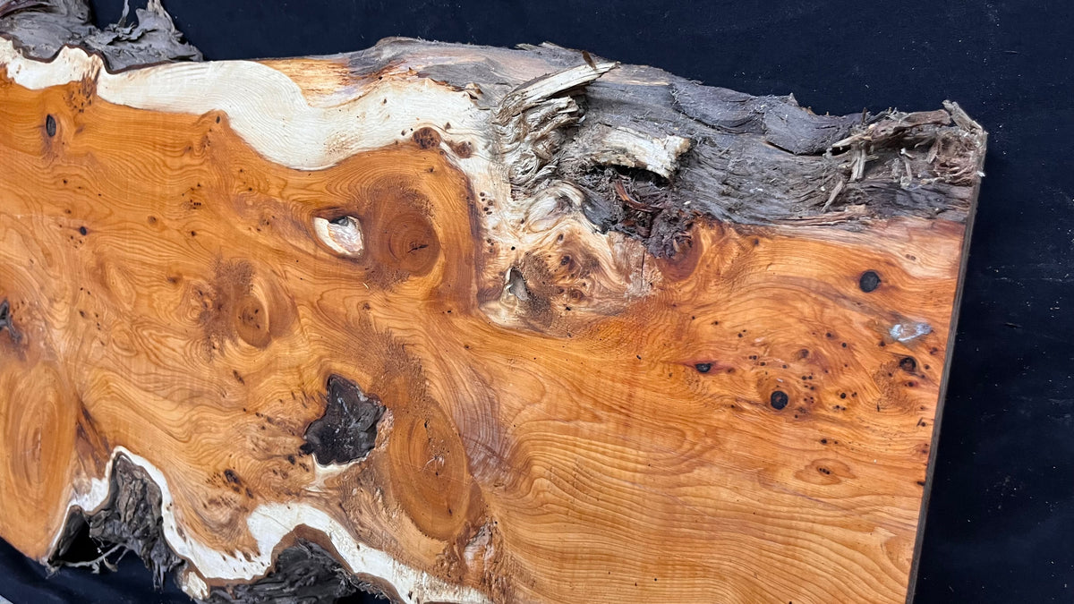 Coffee table top, yew, slab, board 908 L x 364 W x 46 D mm    (786)