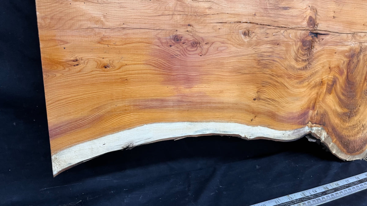 Coffee table top, yew, slab, board 1013 L x 431 W x 46 D mm    (787)