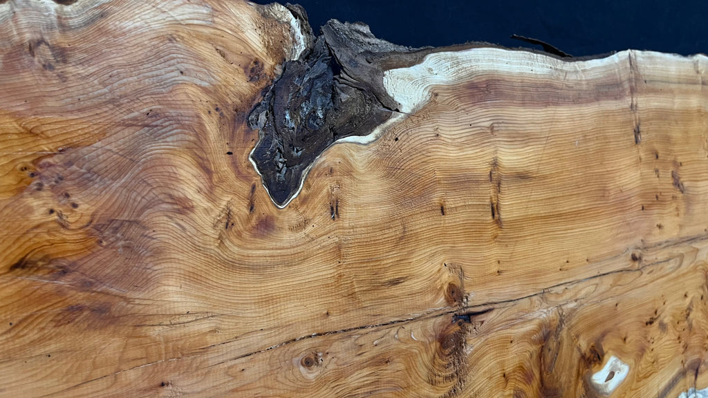 Coffee table top, yew, slab, board 1013 L x 431 W x 46 D mm    (787)