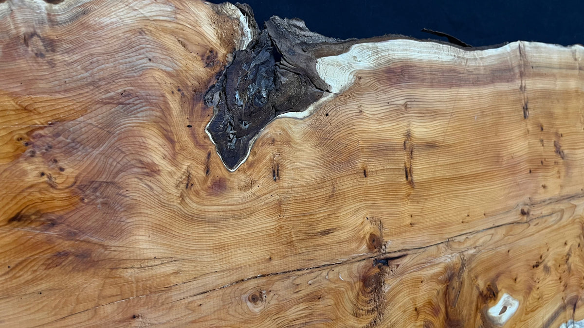 Coffee table top, yew, slab, board 1013 L x 431 W x 46 D mm    (787)