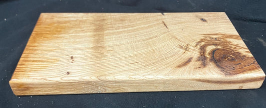 Medium size oak hardwood chopping board  (914)